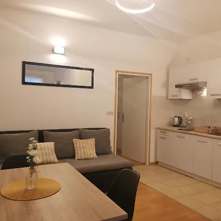 Zara Center Πούλα